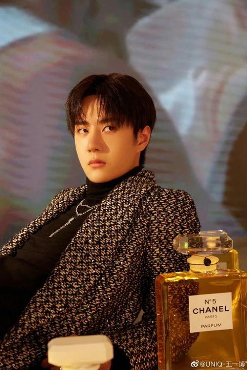 爆料视频王一博,揭秘爆料视频背后的明星魅力与成长历程  第2张